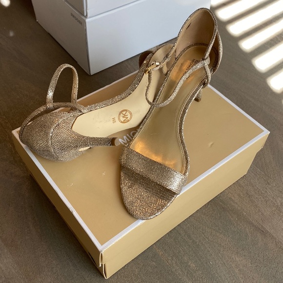 Michael Kors gold heels size 9 - Picture 1 of 1